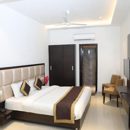 Hotel Avi Inn อัมริตสา ภายนอก รูปภาพ