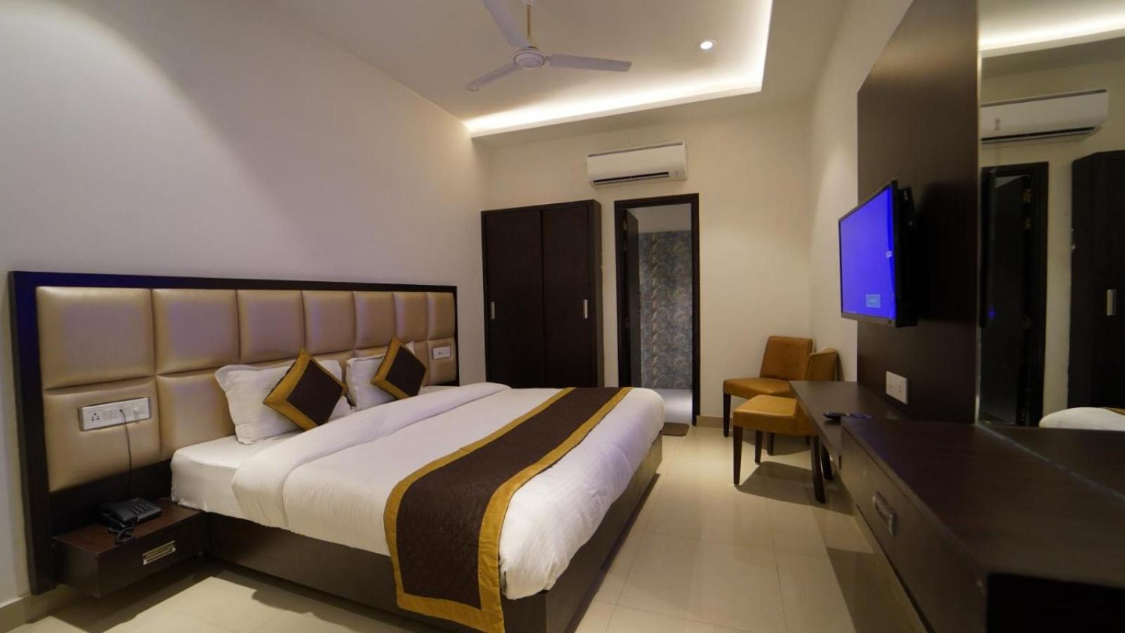 Hotel Avi Inn อัมริตสา ภายนอก รูปภาพ