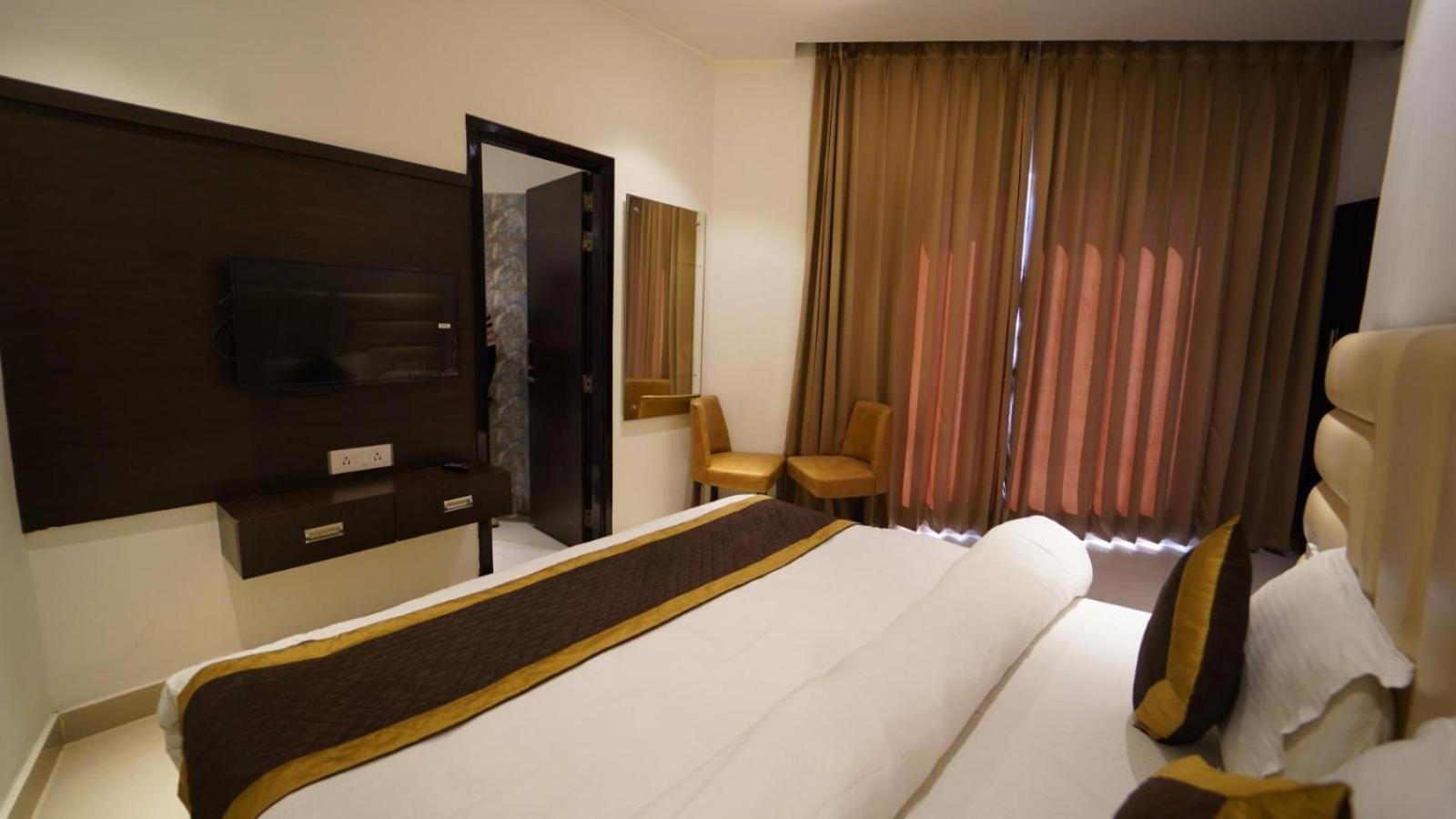 Hotel Avi Inn อัมริตสา ภายนอก รูปภาพ