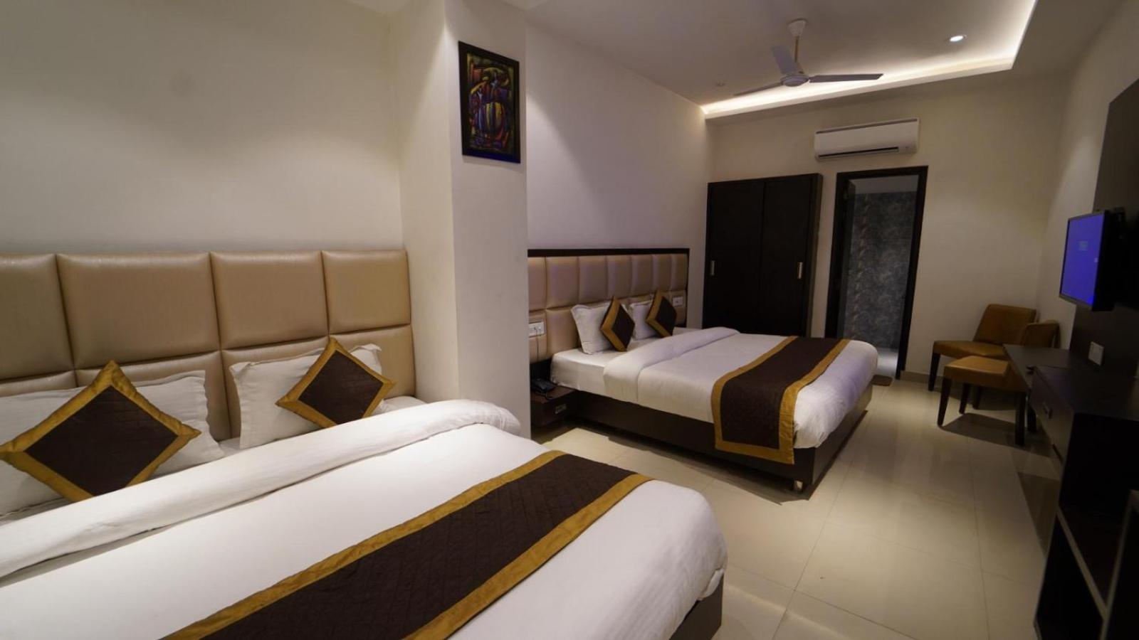 Hotel Avi Inn อัมริตสา ภายนอก รูปภาพ