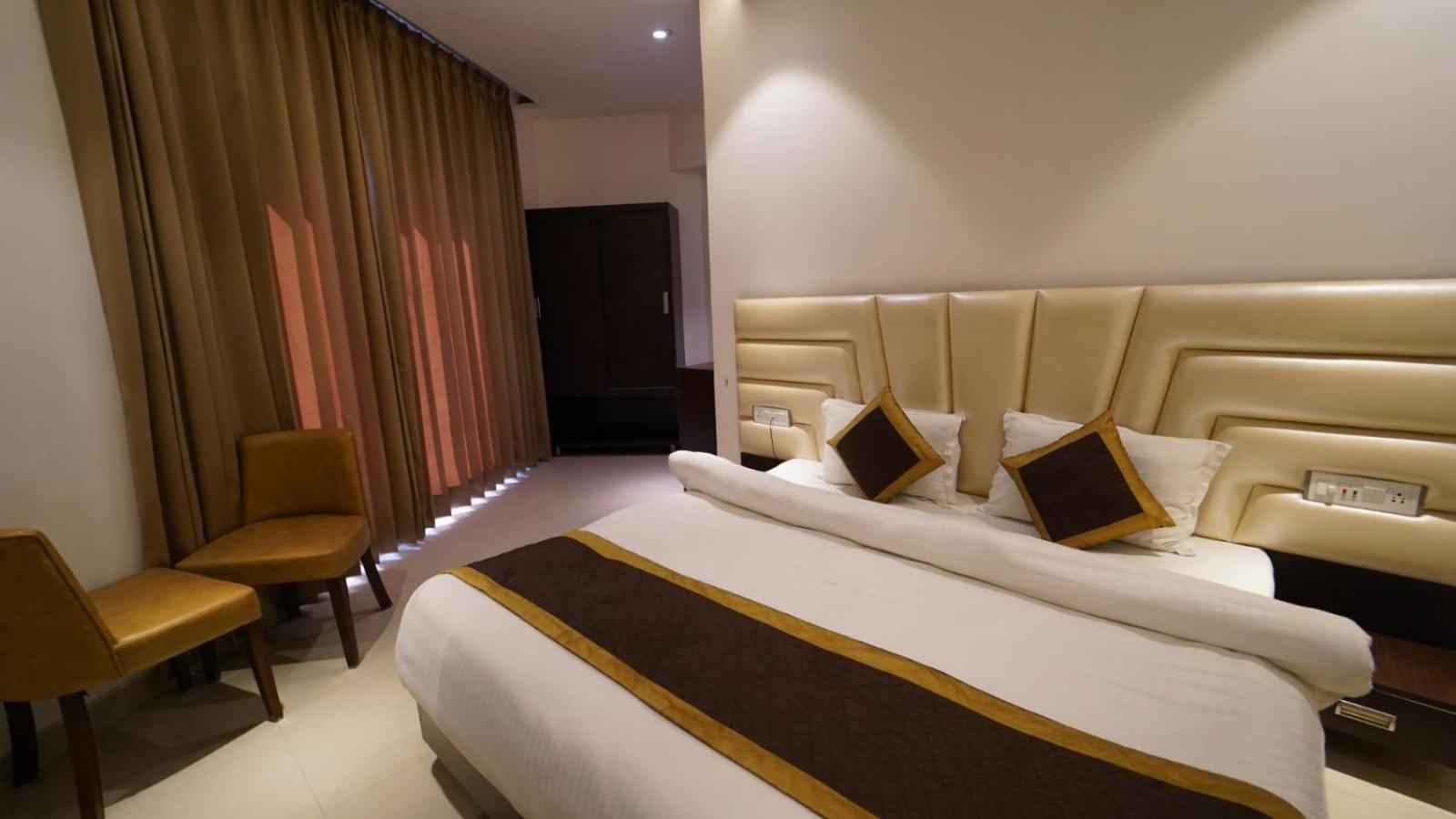 Hotel Avi Inn อัมริตสา ภายนอก รูปภาพ